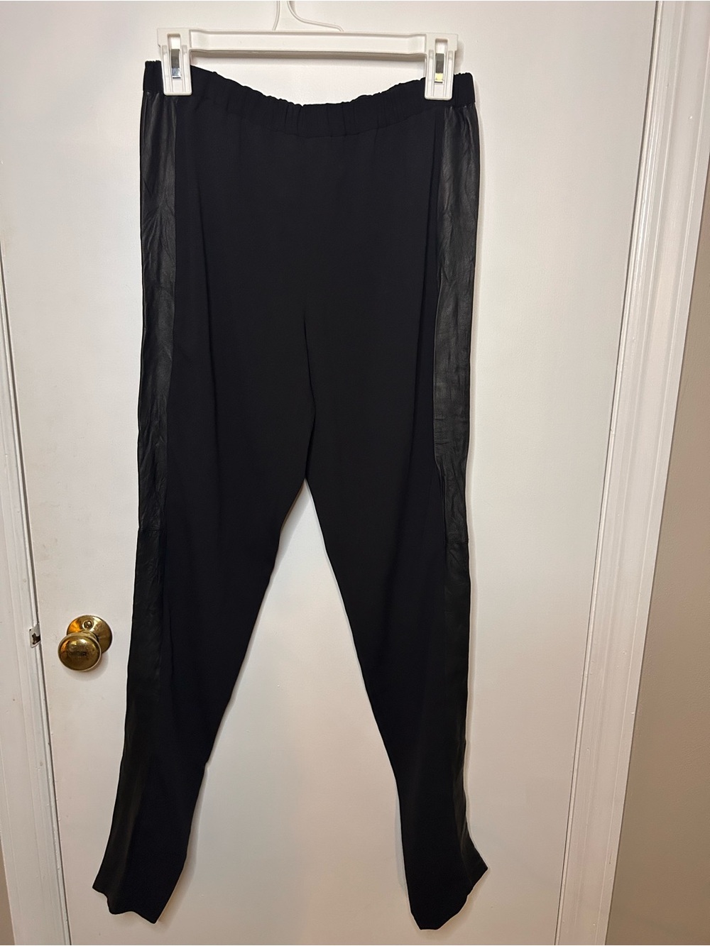 ALICE + OLIVIA PULL ON LAMBS LEATHER SIDE TRIM DRESS PANTS SIZE 6